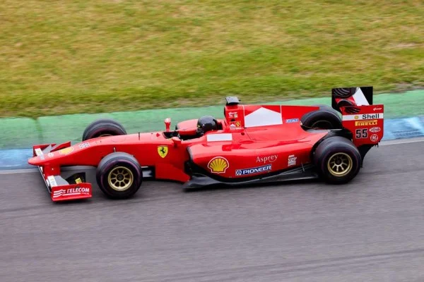 维斯塔潘F1日本站夺冠 红牛升级效果显著争冠节奏全面提速背后信号